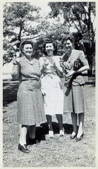 ladies-with-ice-cream