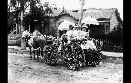 fa_197_roseparade7_970