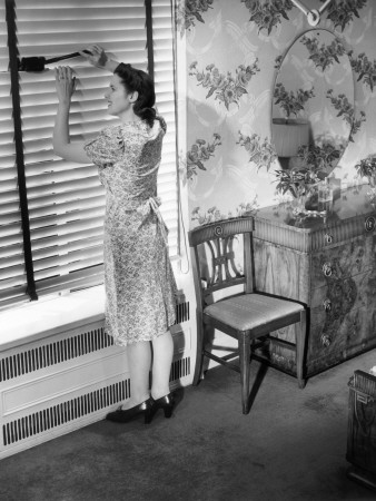 george-marks-housewife-dusting-window-blinds