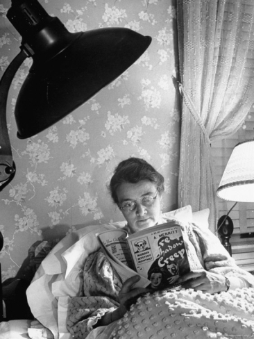 marie-hansen-journalist-elizabeth-may-craig-reading-at-home-in-bed_i-G-26-2696-3GSUD00Z