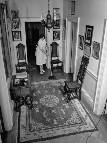 maid-cleaning-upstairs-hallway-inside-blair-house
