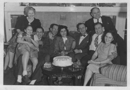 Katz & Horvitz families-12-Apr-1946 at 6342 Alderson St