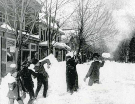 WWsnowfight_0120_cl_tif_