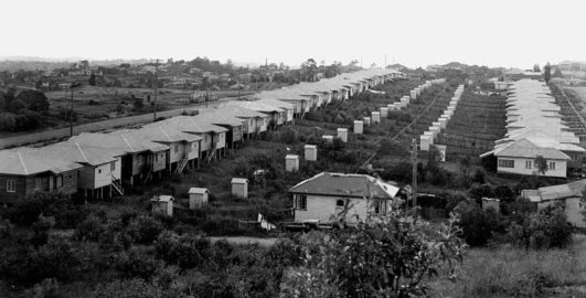 800px-BrisbaneSuburbanOuthouses1950