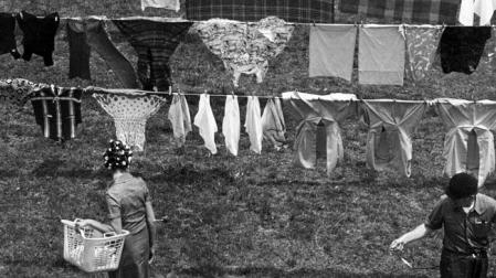 Wash-day-Clothesline-Advertiser