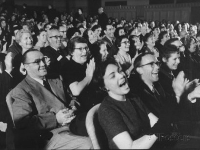 ralph-morse-an-audience-watching-the-play-man-in-a-dog-suit