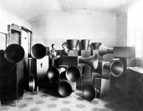 russolo_intonarumori