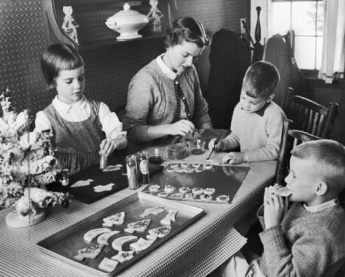 Baking-christmas-cookies